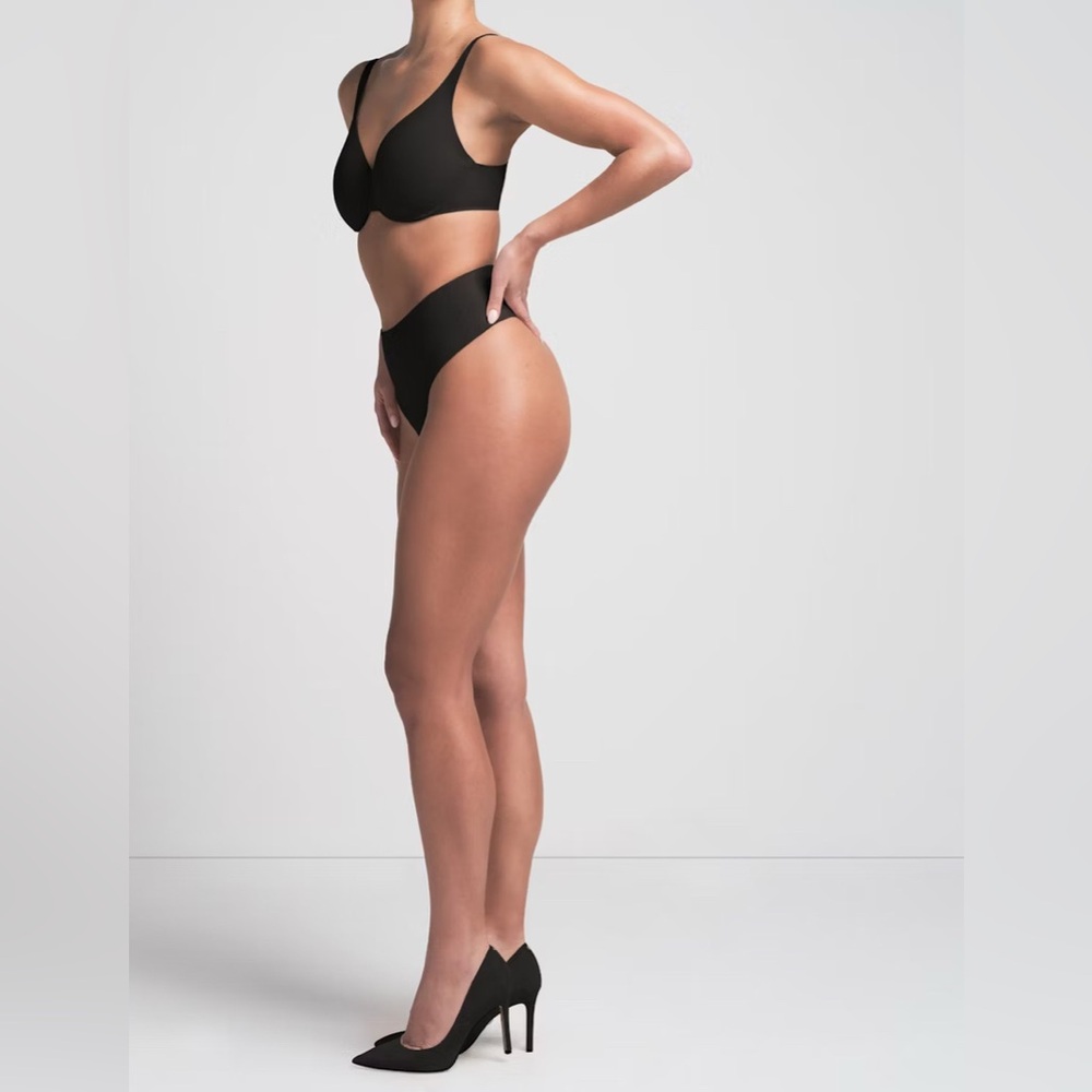 NWT Skims Smoothing Intimates Unlined Minimizer Bra in Onyx size 34DD - Picture 4 of 10